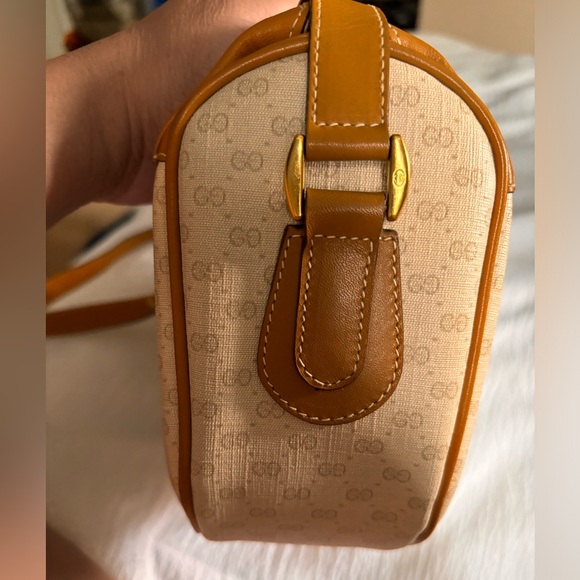 Authentic Gucci bag in GREAT condition ⭐️ - Picture 4 of 10